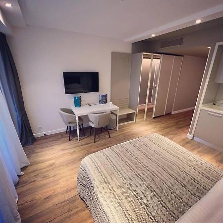 באטומי Gq Apartments On First Line מראה חיצוני תמונה